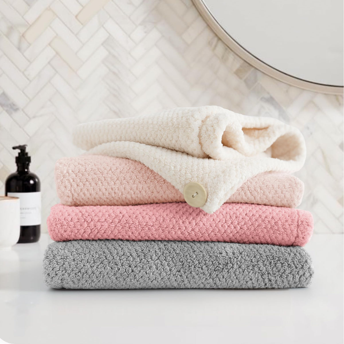 ROLSHOL towel used at beach showing quick-dry travel-friendly benefit