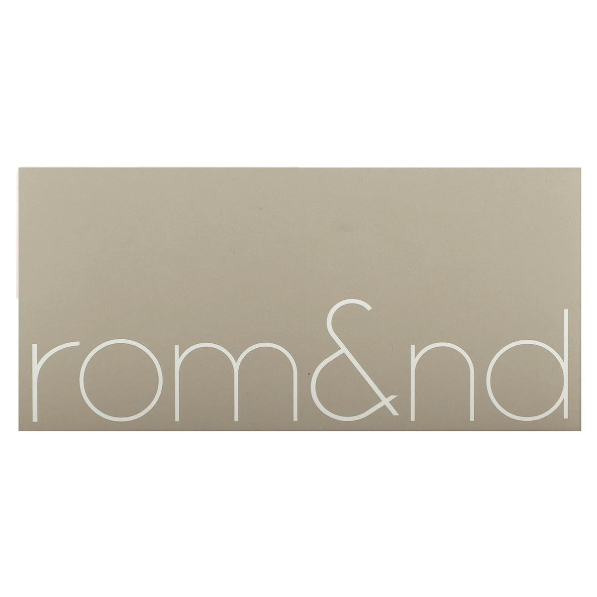 rom&nd palette close-up of pan texture highlighting blendable formulas benefit: smooth application