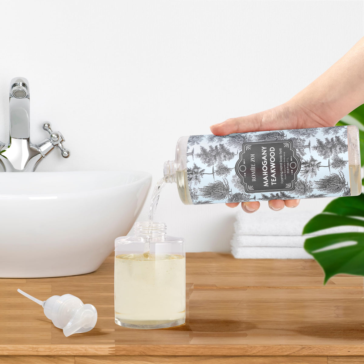 ROMIIE ZOI kitchen placement styling illustrating scent and cleaning convenience