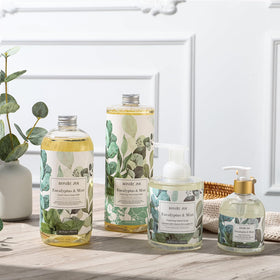ROMIIE ZOI back label close-up with usage directions and ingredient highlights for reassurance