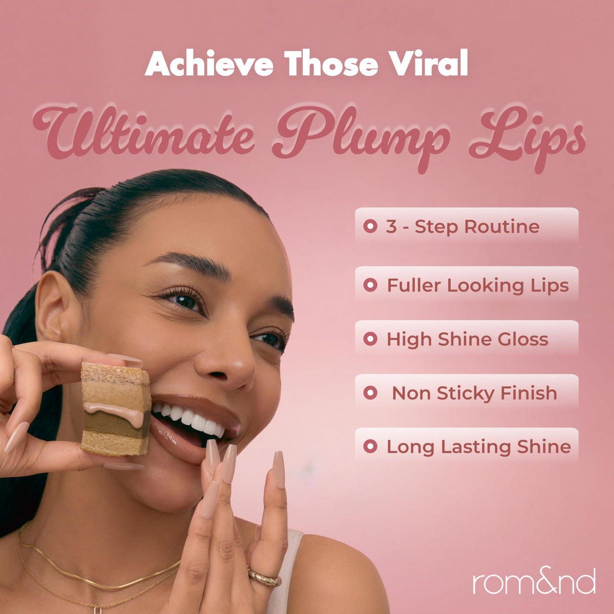 rom&nd Glasting Color Gloss glossy swipe reflecting light to amplify lip volume