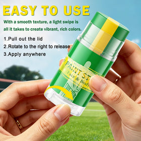 Rosawee applied as green and yellow dual stripes for team spirit