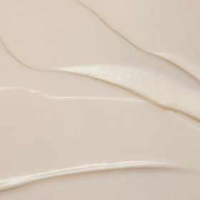 RŌZ applied to curly hair illustrating definition and frizz control