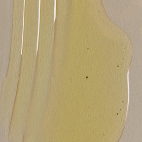 RŌZ oil texture close-up highlighting lightweight consistency for quick absorption