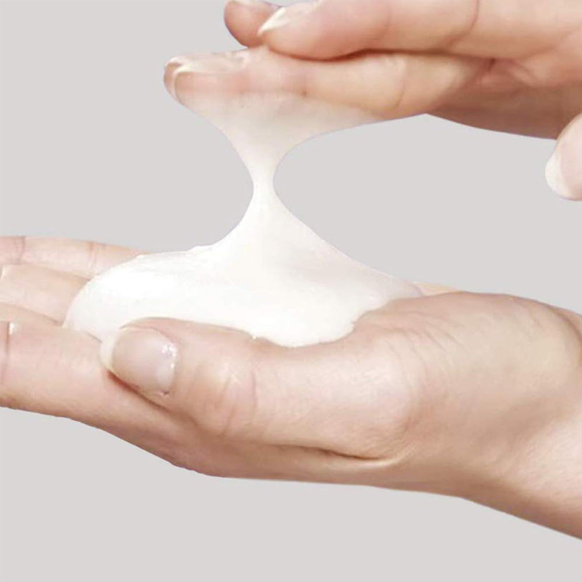 RYO shampoo being massaged into hair to show scalp soothing and oil control benefits