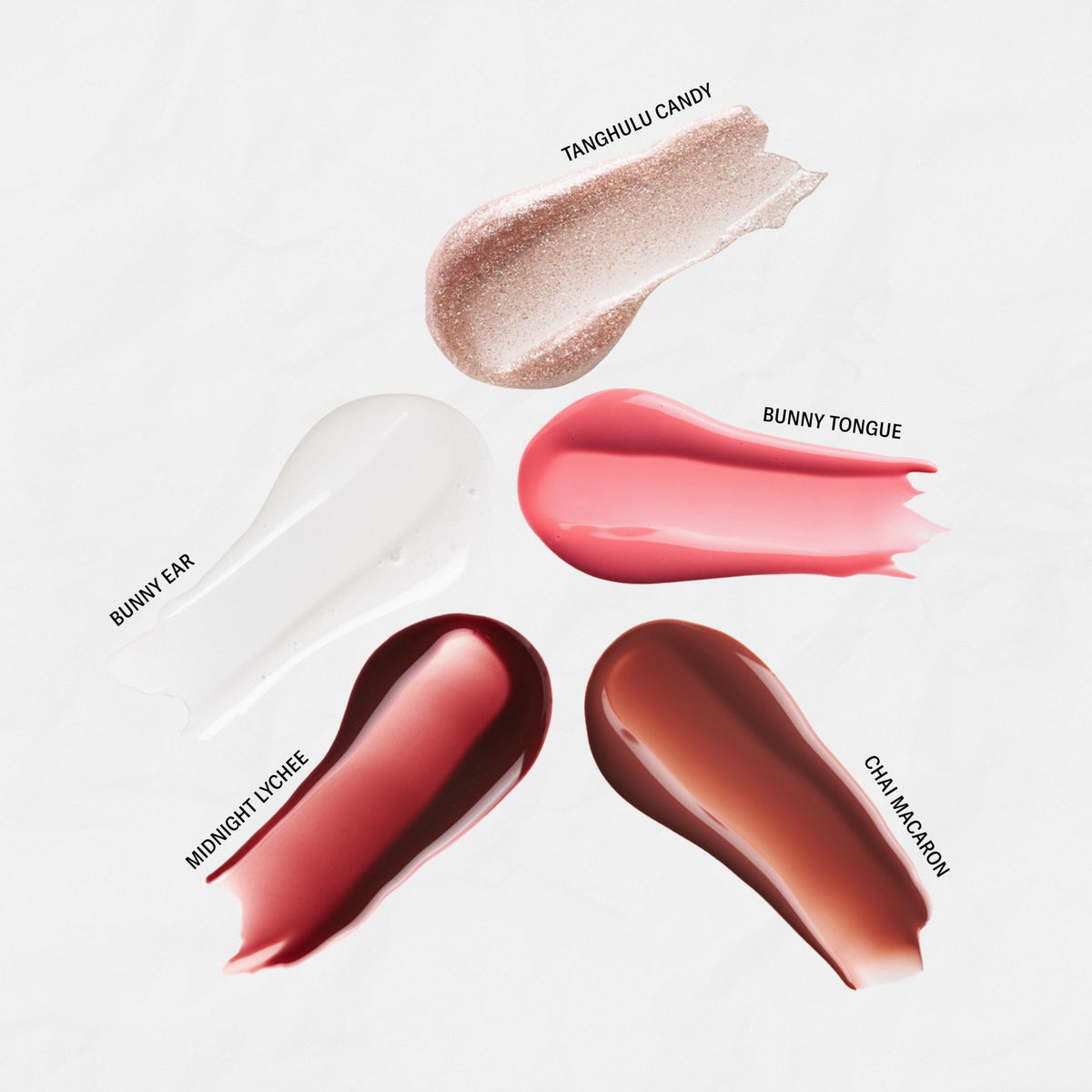 Sacheu lifestyle flatlay in bag ready for on-the-go moisturizing touchups