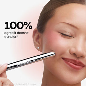 Sacheu application on lip showing how to trace the lip line
