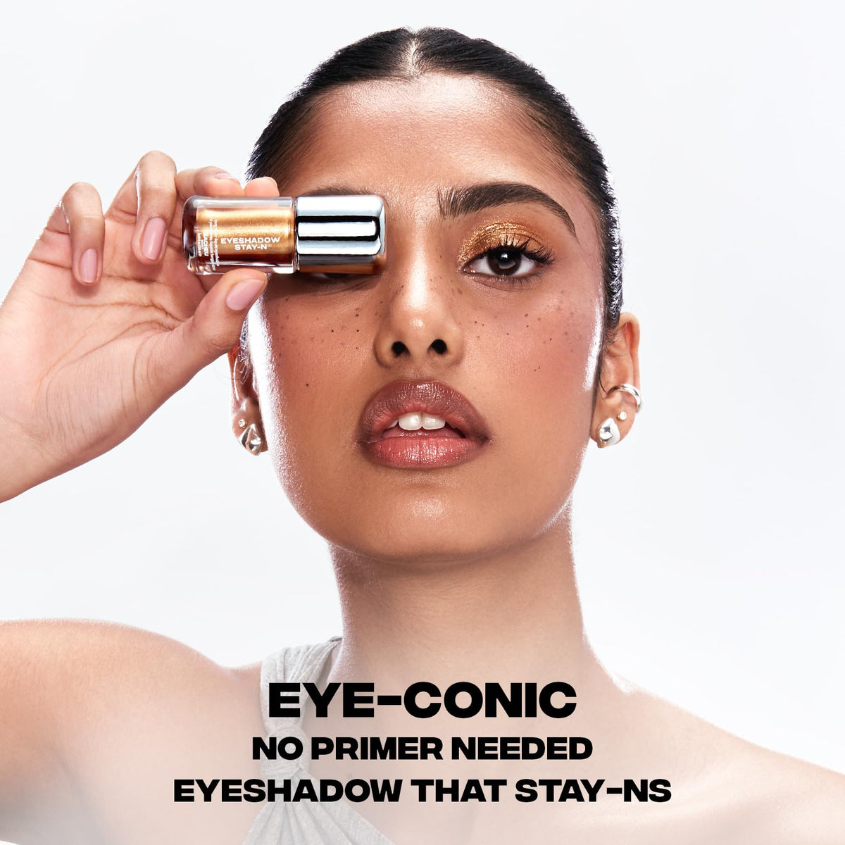 Sacheu used as eyeliner along lashes showing sharp, smudge-free line