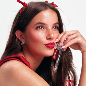 Sacheu ingredient styling with hyaluronic acid bottle highlighting hydration