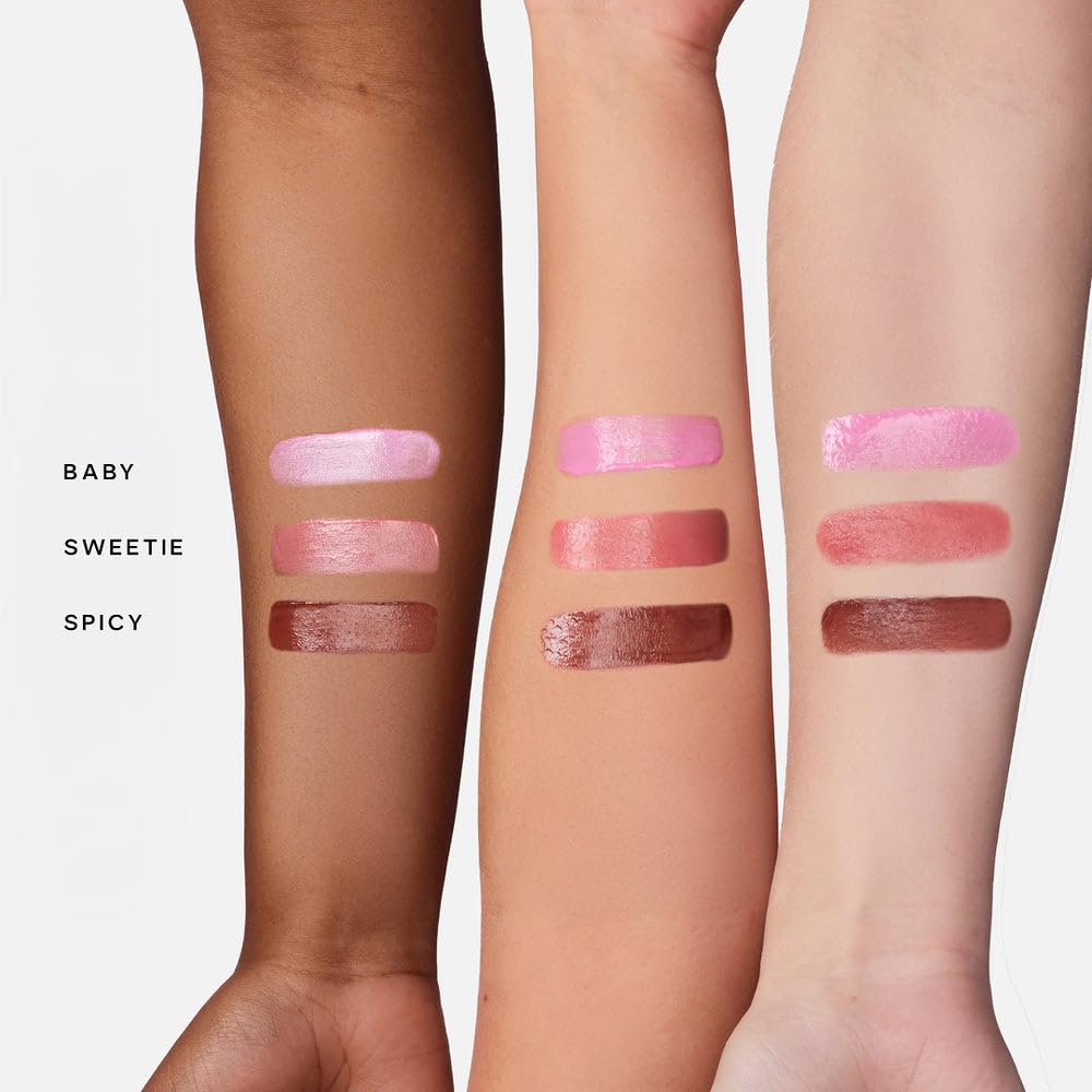 Saie close-up of cream blush texture demonstrating smooth, blendable consistency