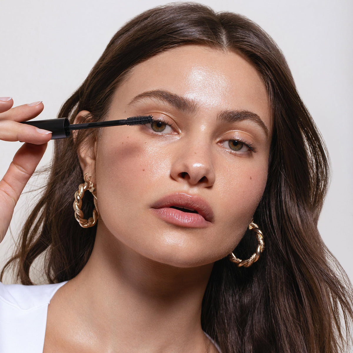 Saie mascara packaging and ingredients label highlighting clean formulation benefits