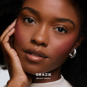 Saie SuperSuede brush application demonstrating easy pickup and smooth blend
