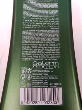 SALERM shampoo being dispensed to scalp close-up demonstrating gentle application and refreshing effect