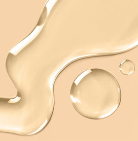 Saltair oil pouring texture close-up highlighting quick absorption benefit