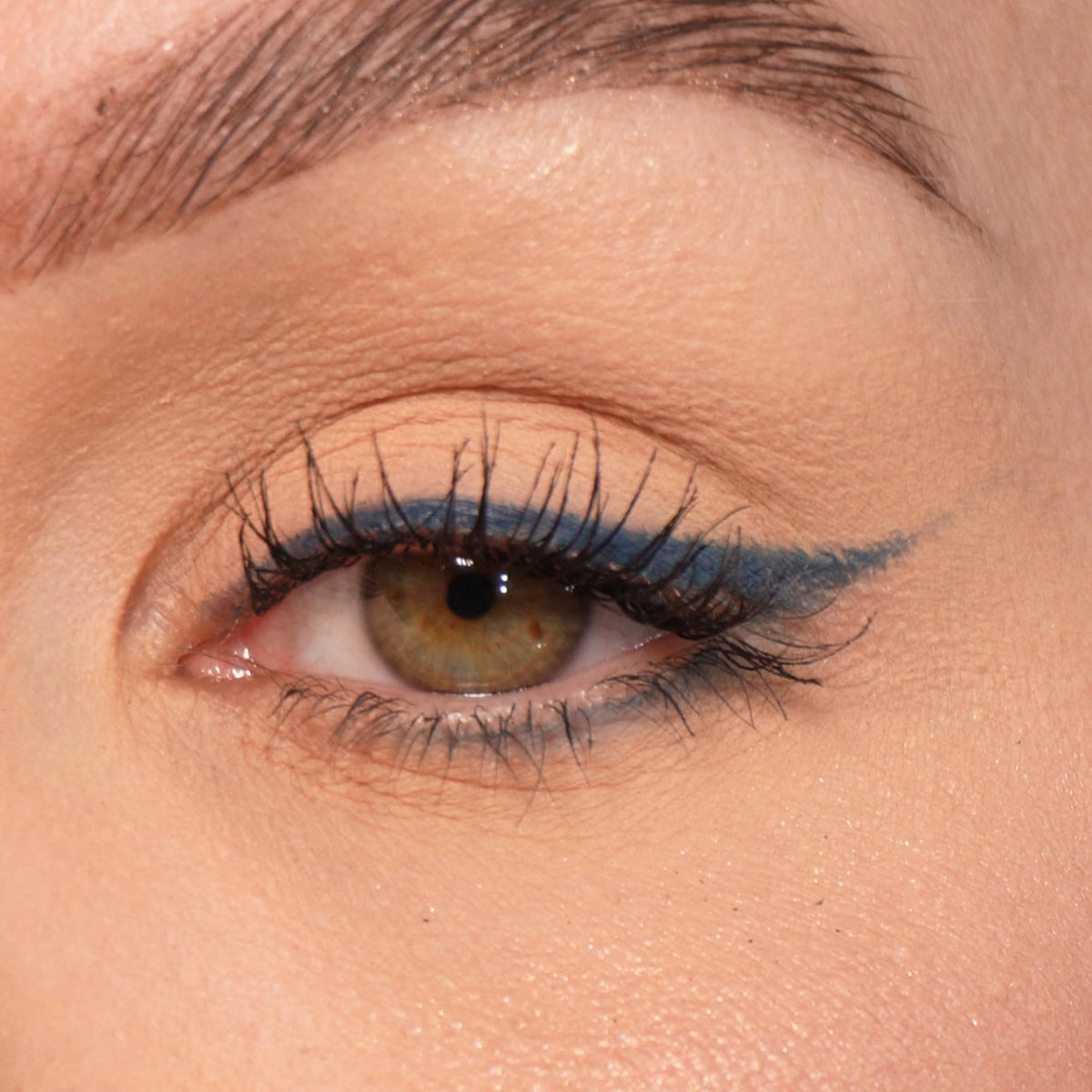 Sandstone Scandinavia eyeliner tip close-up showing smooth core for precise application