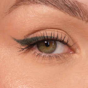 Sandstone Scandinavia pencil tip close-up revealing creamy texture for smooth application
