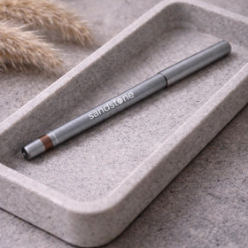 Sandstone Scandinavia eyeliner applied on eye showing defined metallic line