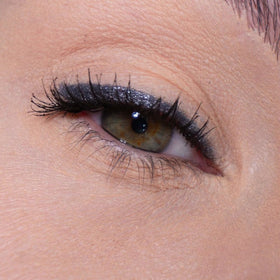 Sandstone Scandinavia pencil tip close-up demonstrating sharp precision for fine eyeliner application