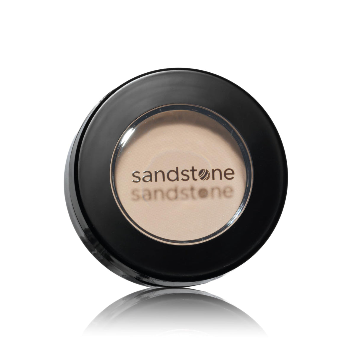Sandstone Scandinavia swatch on eyelid showing matte white payoff and natural finish