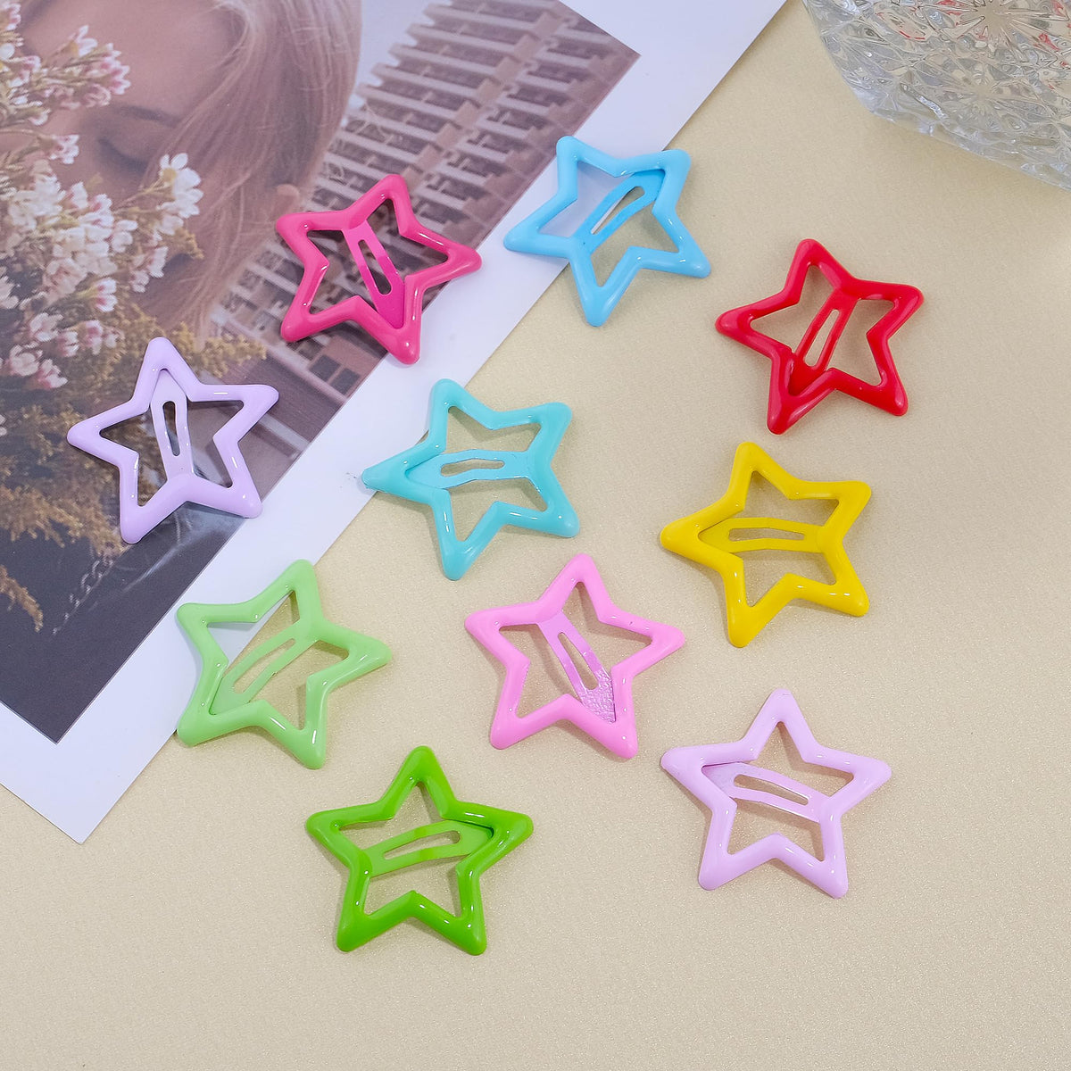 SAOROPEB star clip holding hair in place demonstrates secure non-slip grip