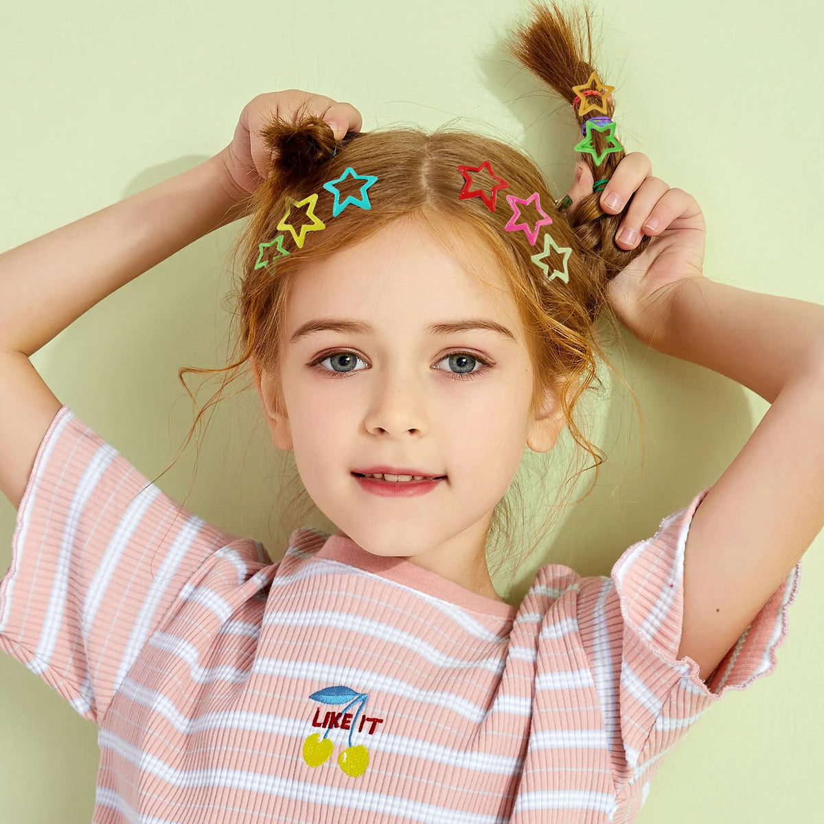 SAOROPEB star clips arrayed to display multiple bright colors for styling