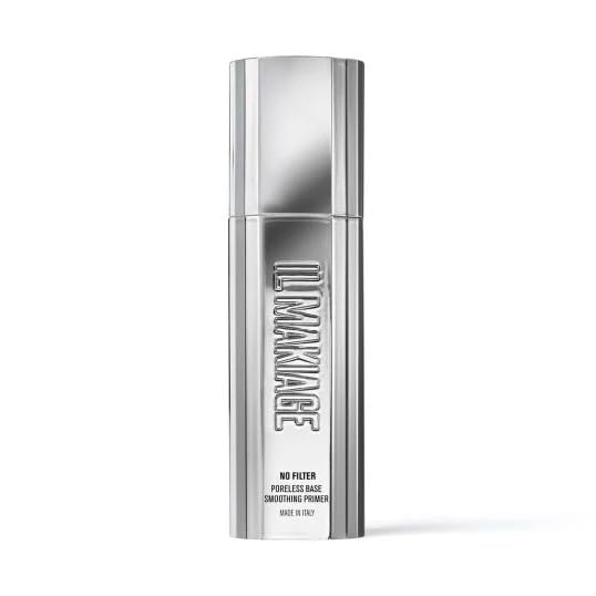 Scinex IL MAKIAGE primer texture close-up demonstrating silky, lightweight spread for smoother skin