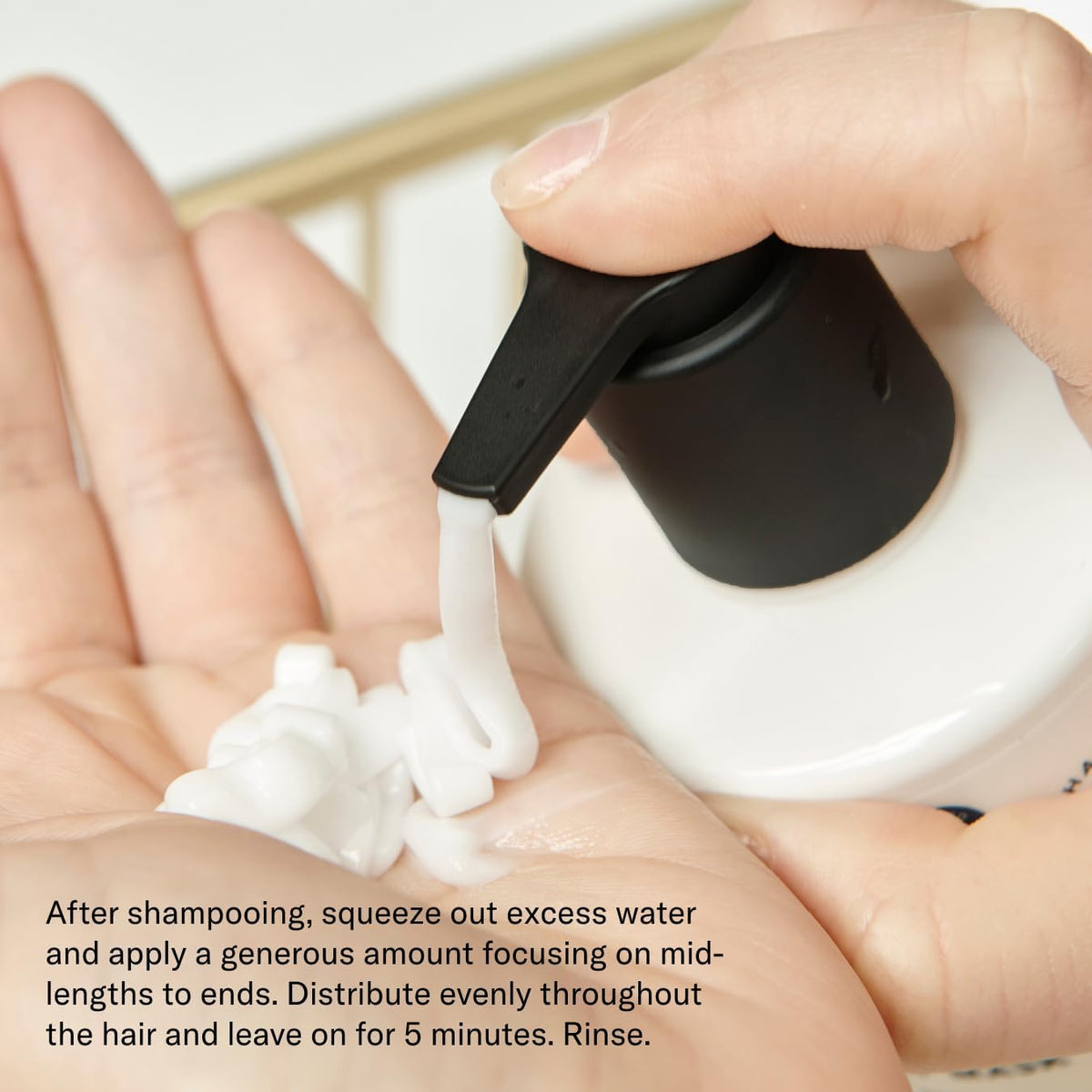 SEEN label close-up listing ingredients and eczema-safe seal of acceptance
