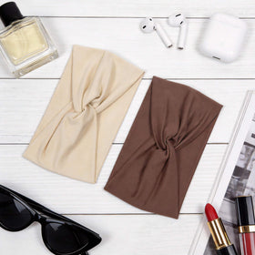 Sefiinh headband in beach and yoga setting showing sporty and casual versatility
