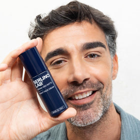 Omnis Uomo SerlinoLab open jar showing product consistency and lightweight benefit