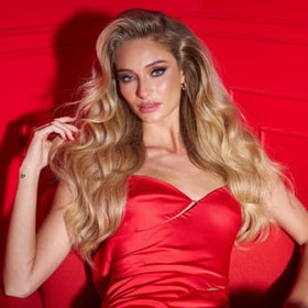 SexyHair Big Spray & Play close-up of spray nozzle, precise misting for controlled application benefit