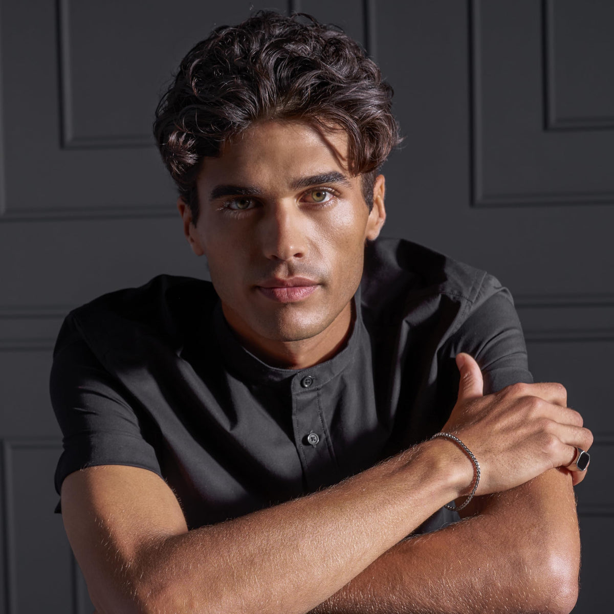 SexyHair styled tousled hair lifestyle image showing fuller, textured finish