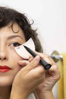 ShadowMoon catching eyeshadow fallout to protect skin and reduce cleanup