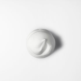 shu uemura art of hair close-up foam texture demonstrating lightweight airy mousse benefit