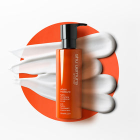 shu uemura before and after hair smoothness photo, illustrates reduced frizz