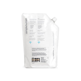 simplehuman close-up of nozzle and liquid texture illustrating clog-free consistency benefit