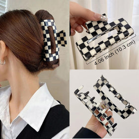 SINIDE close-up of acrylic texture showing smooth finish for gentle hair protection