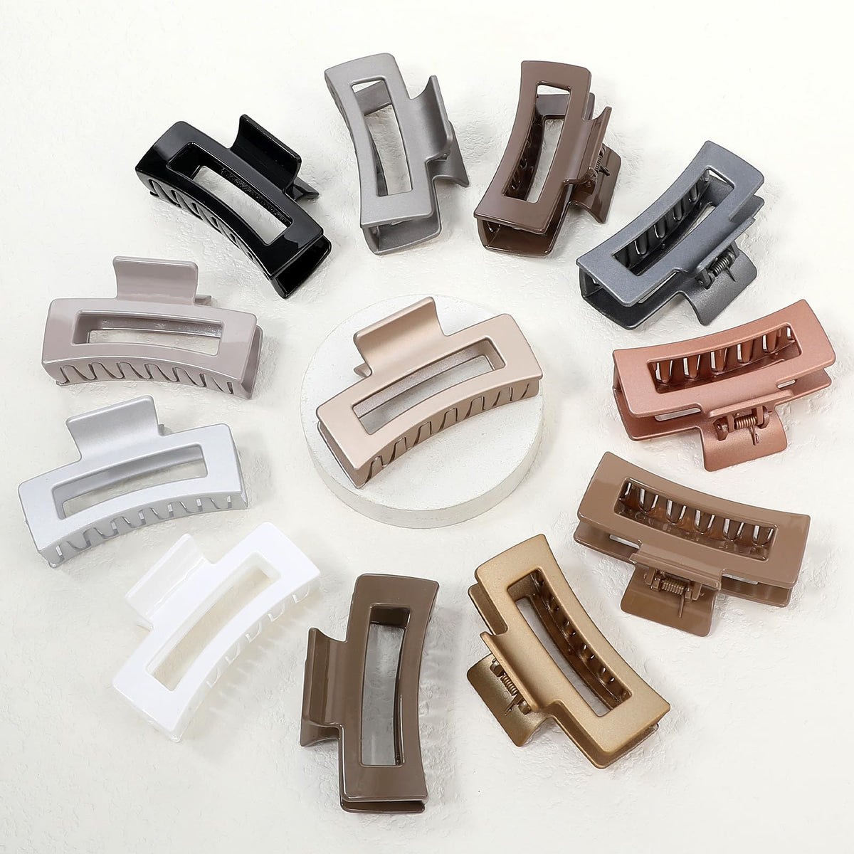 Sisiaipu clips securing an updo demonstrating reliable grip and all-day wear benefit