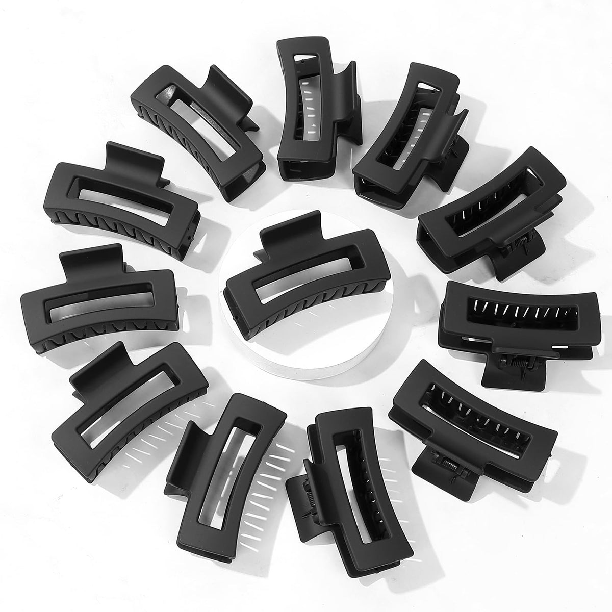 Sisiaipu clip holding a half-up hairstyle for quick daily styling