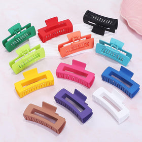 Sisiaipu close-up of matte rubberized texture offering soft grip and no-slip hold