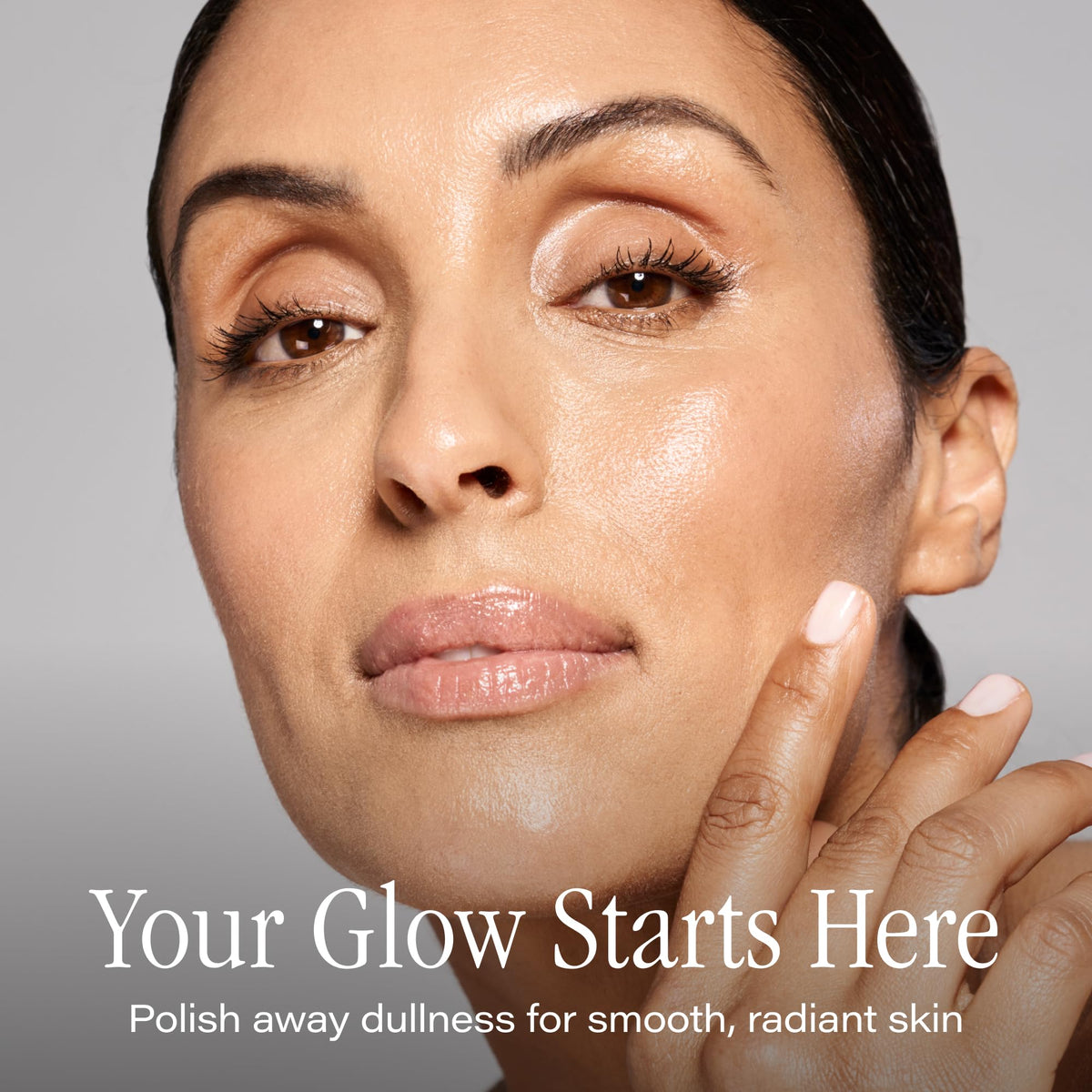 SKINN close-up of exfoliating VC5 crystals highlighting brightening action