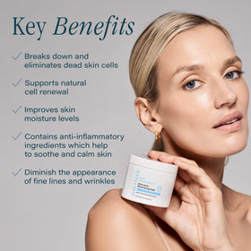 SKINN close-up of pad texture soaked in multi-acid solution for effective exfoliation