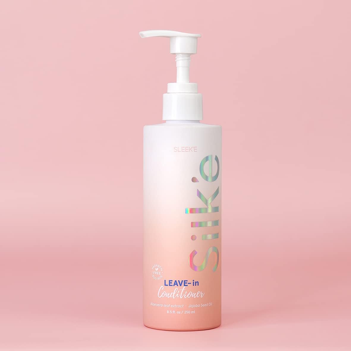 Sleek'e Silk'e pump dispense close-up demonstrating controlled application benefit