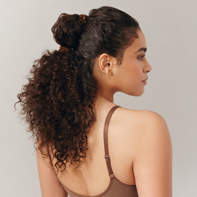 SLIP skinny scrunchie elastic core detail showing flexible, gentle stretch