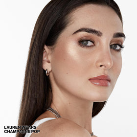 Smashbox x BECCA pan close-up displaying creamy pearl finish for luminous payoff