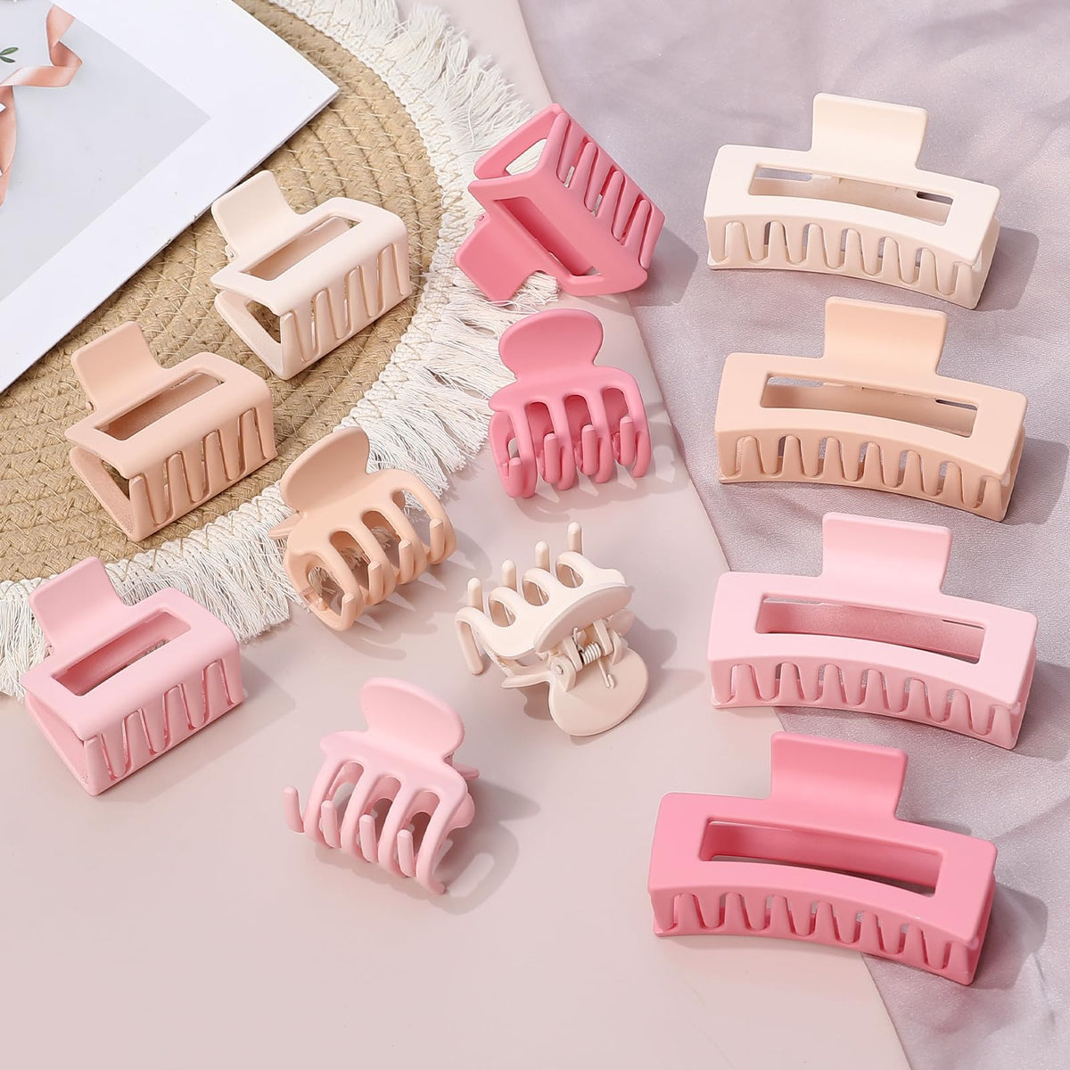 SMKSL small claw clip worn in thin hair, holds bangs and small sections