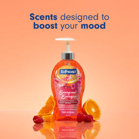 Softsoap energized texture showing moisture beads and silky lather for hydrated-feeling hands