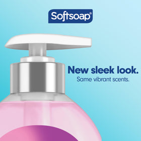 Softsoap creamy lather texture close-up showing moisturizing feel
