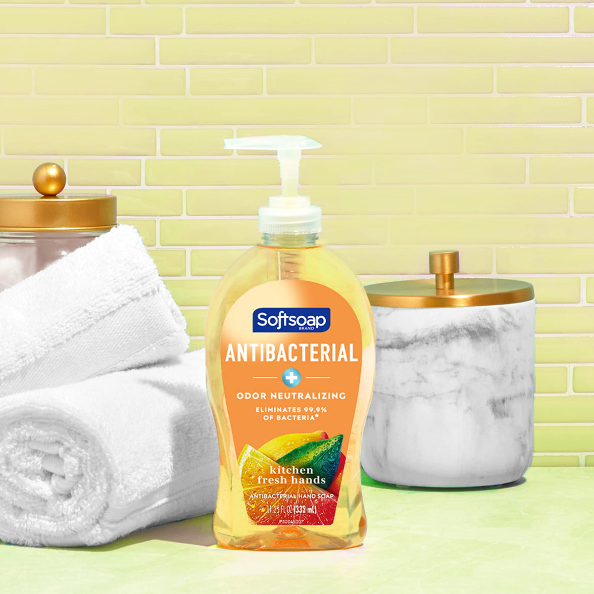 Softsoap pump close-up highlighting smooth dispensing and durability