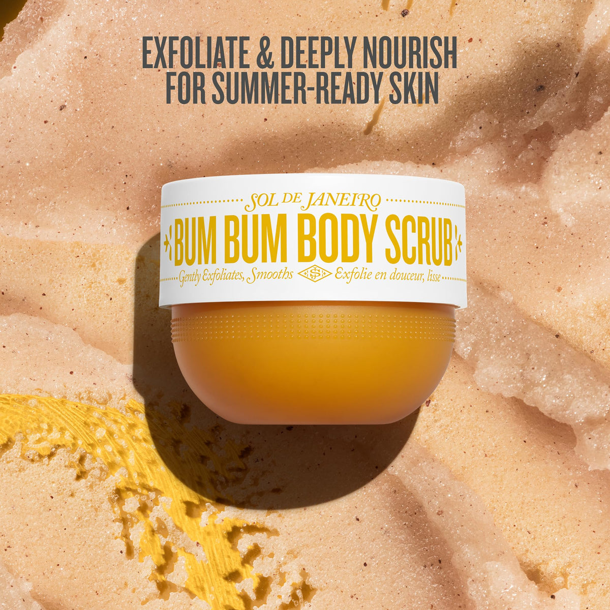 Open jar close-up of scrub texture showing sugar crystals and cupuaçu for smooth skin