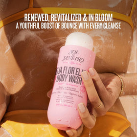 Sol de Janeiro Delícia Drench oil drop demonstrating nourishing oil-to-lather benefit